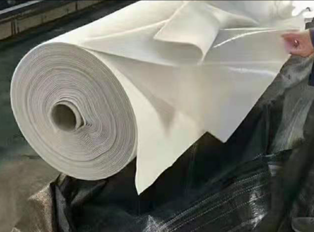 双辽土工膜在工程防渗中的关键作用